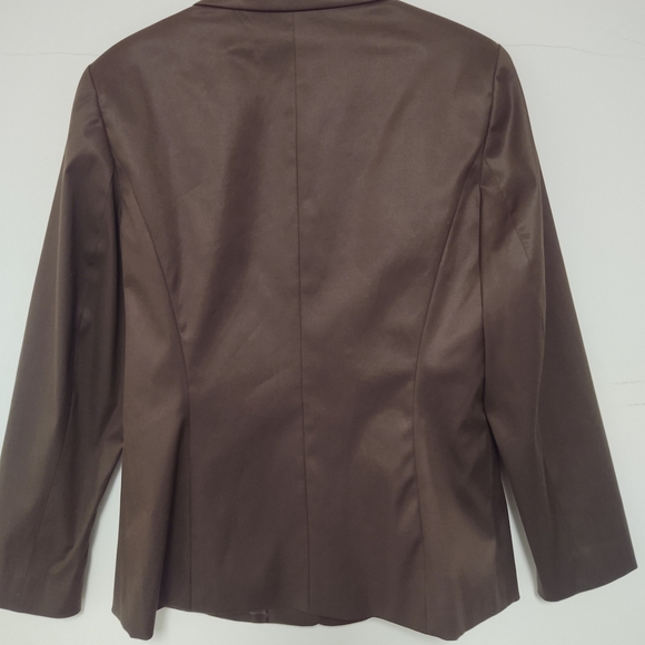 Blazer - Picture 8 of 8